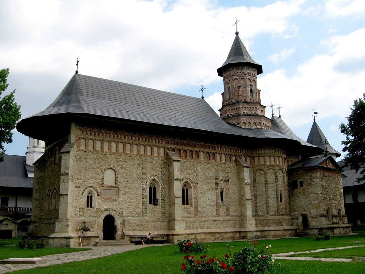 Dumnezeu cel limitat sexual şi rostul preotului