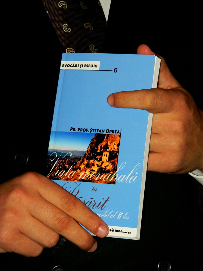 Lansare de carte în parohia &quot;Sfântul Nicolae&quot; - Dărmăneşti din Piatra Neamţ