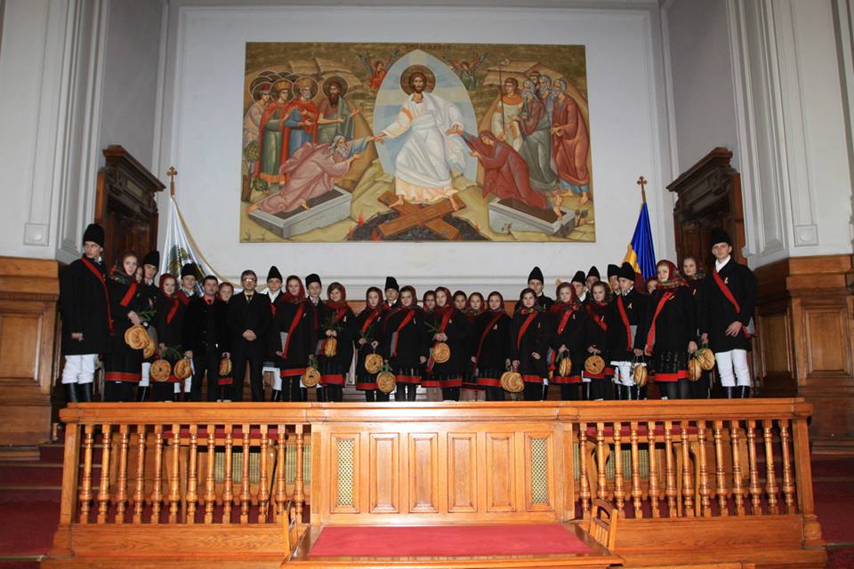 Colindători din Vicovu de Sus - Suceava, în Bucureşti Colindători din Vicovu de Sus - Suceava, în Bucureşti