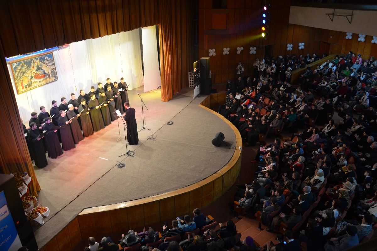 A debutat seria concertelor de colinde organizate de Mitropolia Moldovei şi Bucovinei
