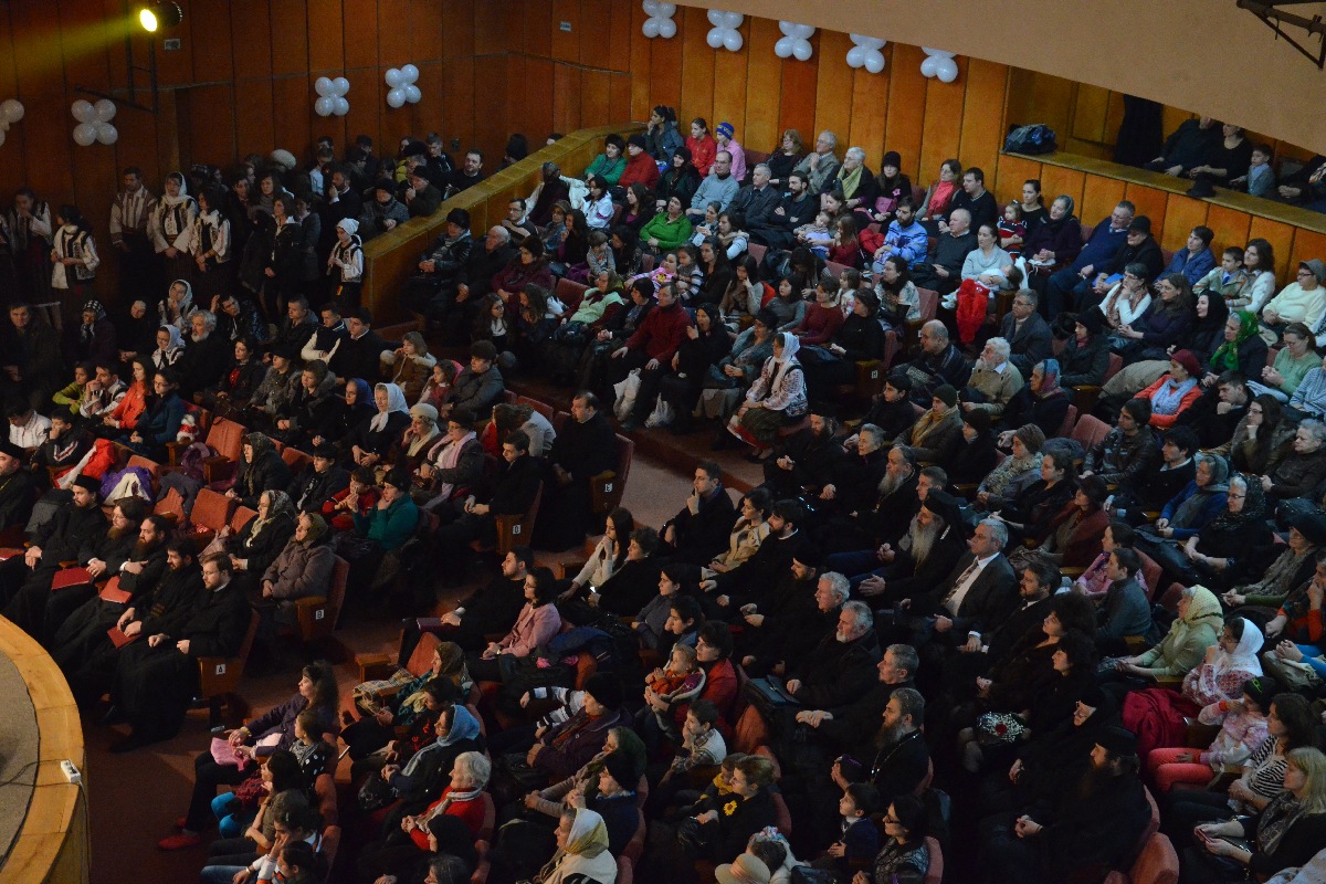 A debutat seria concertelor de colinde organizate de Mitropolia Moldovei şi Bucovinei