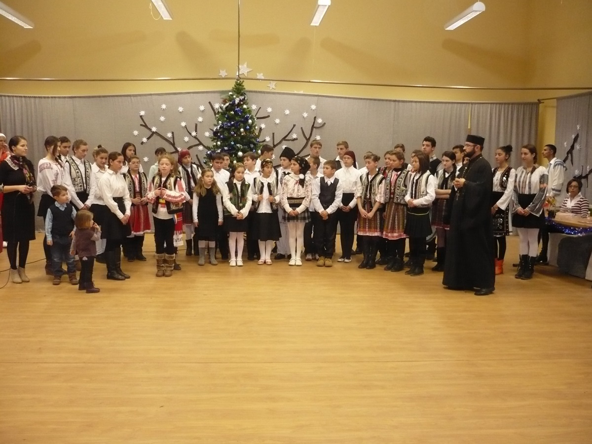 Concert de colinde la Centrul de recuperare şi reabilitare a persoanelor cu handicap din Păstrăveni