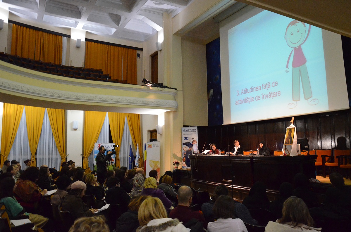 „Ştii cu adevărat cum e copilul tău la şcoală?“