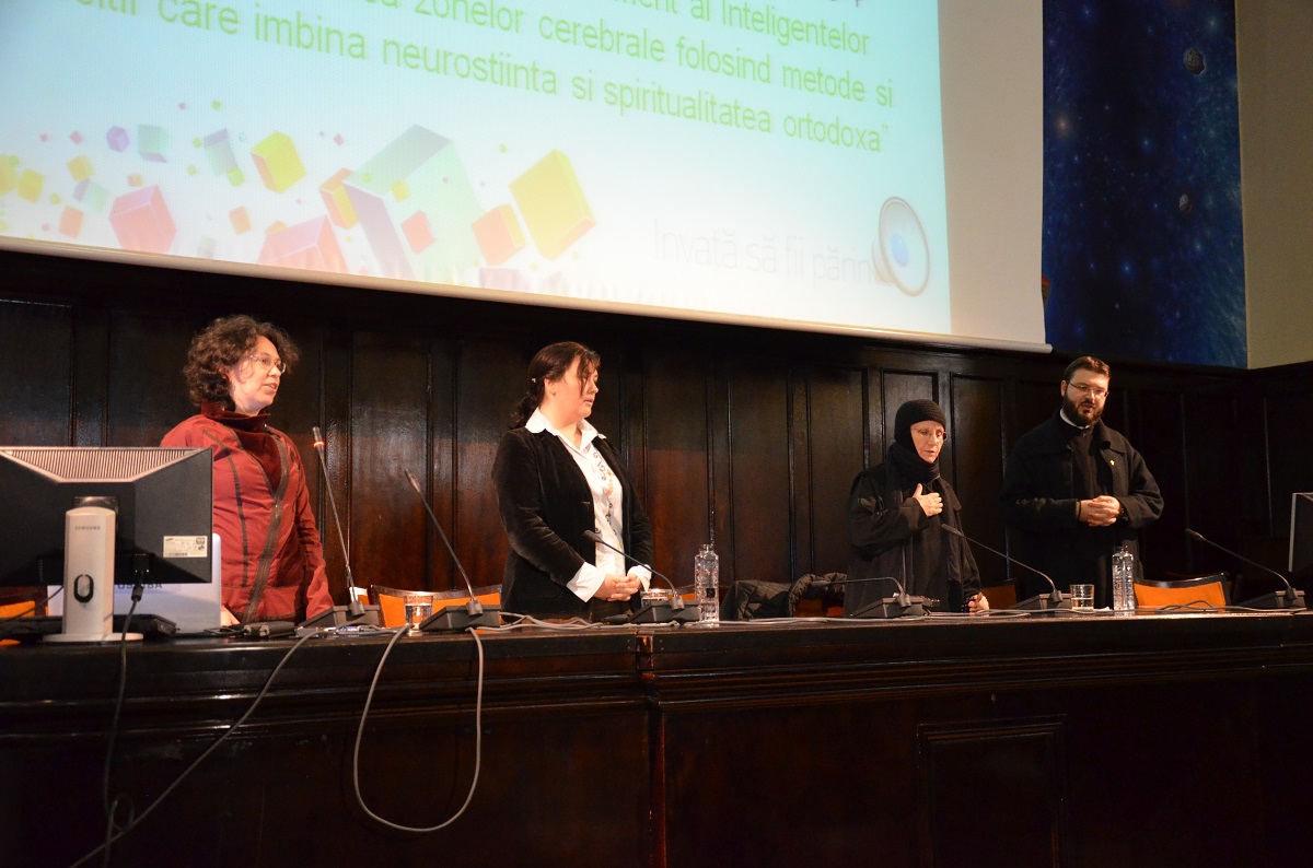 „Ştii cu adevărat cum e copilul tău la şcoală?“