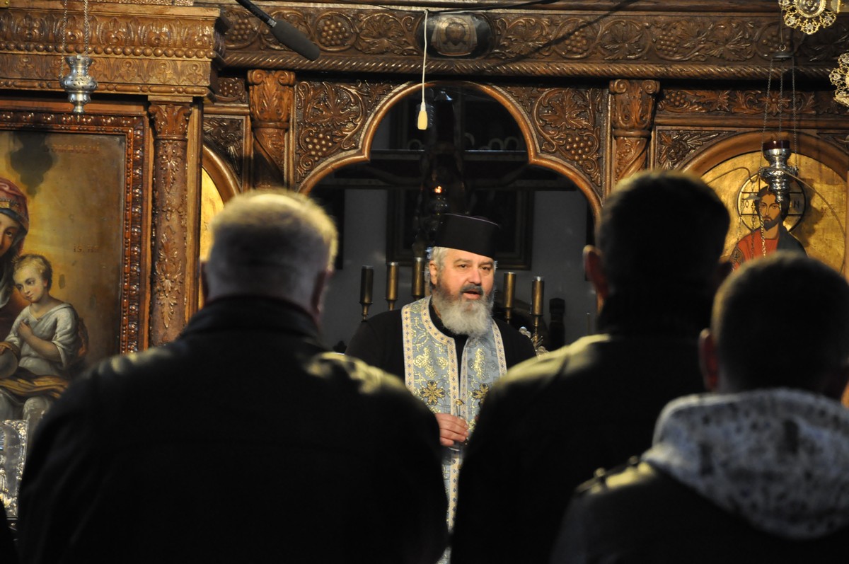 Deţinuţi în pelerinaj la Biserica Toma Cozma