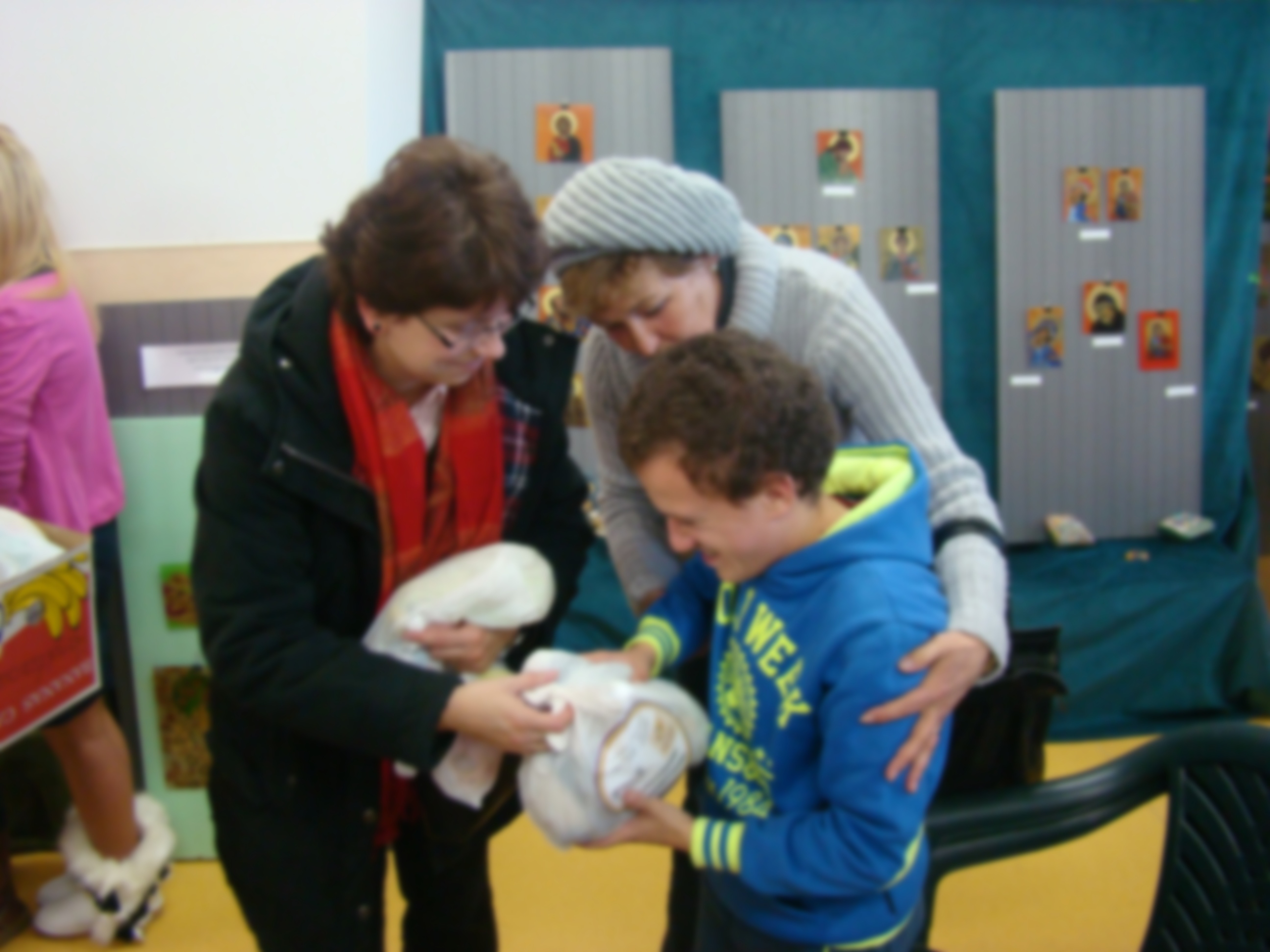 Activitate cultural-filantropică la Centrul &quot;Alexandru Roșca&quot; din Piatra Neamț