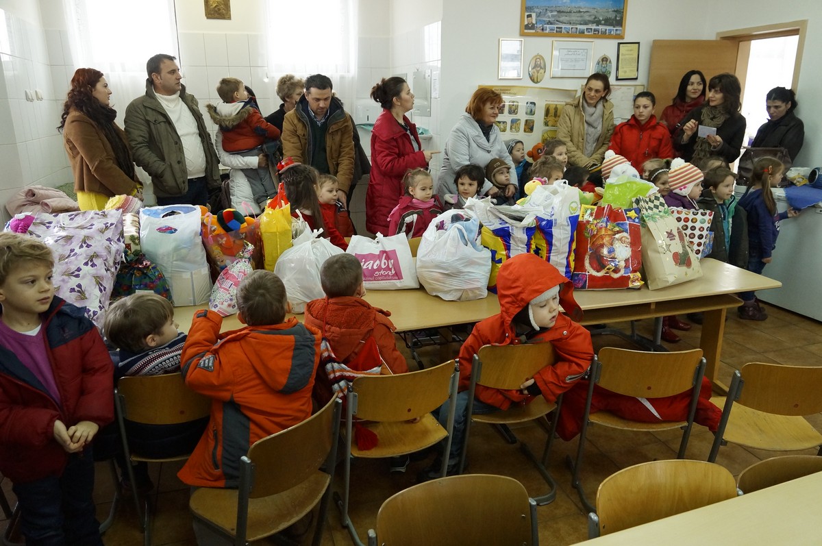 Dăruiește o jucărie pentru o copilărie