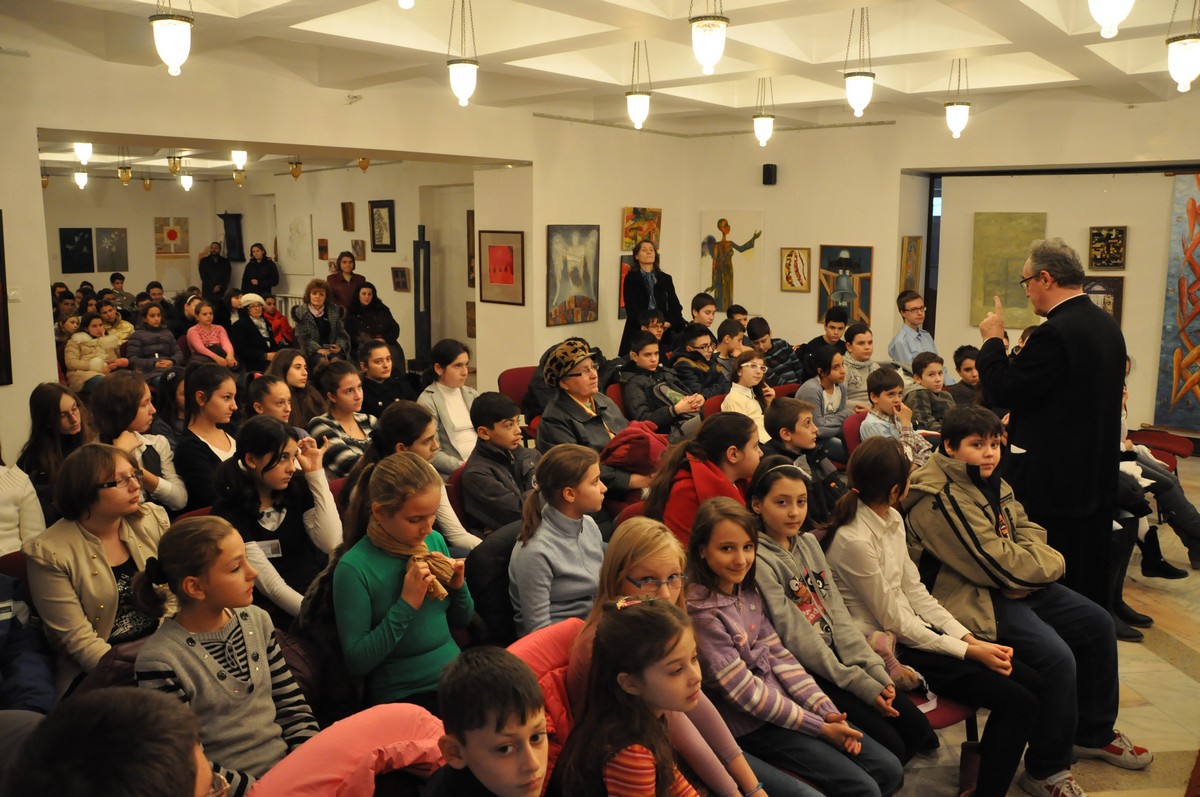 A debutat Simpozionul &quot;Hristos - Calea, Adevărul şi Viaţa&quot;