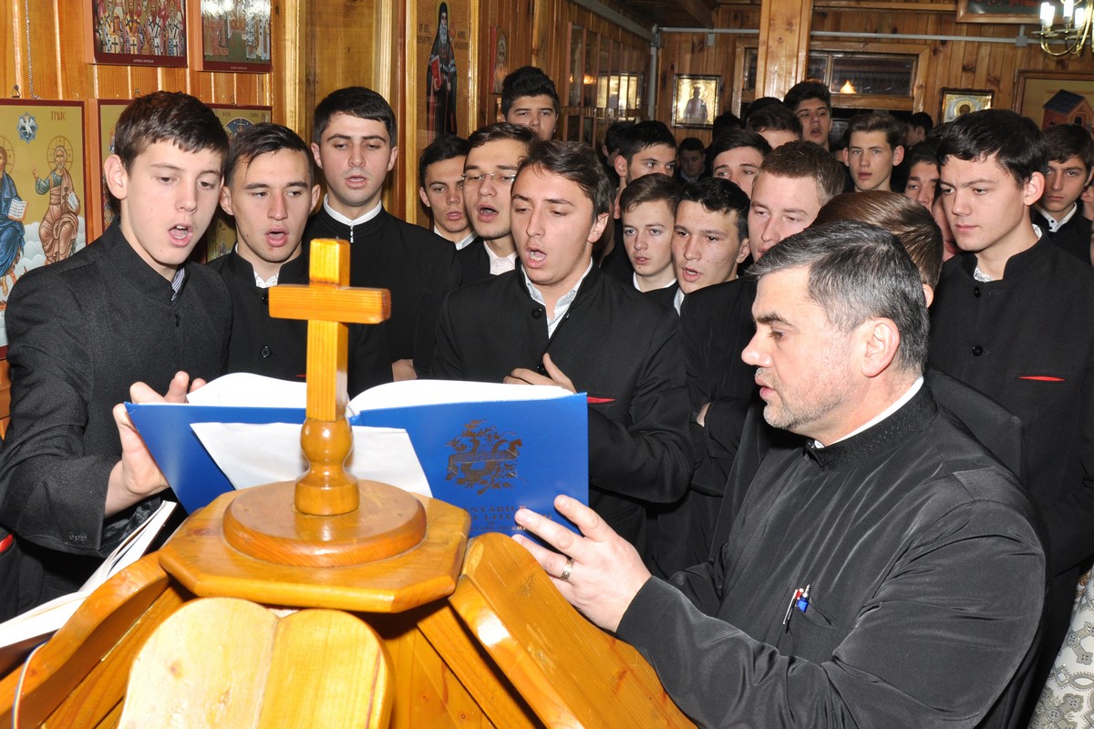 Seminarul Ortodox din Suceava şi-a cinstit ocrotitorul