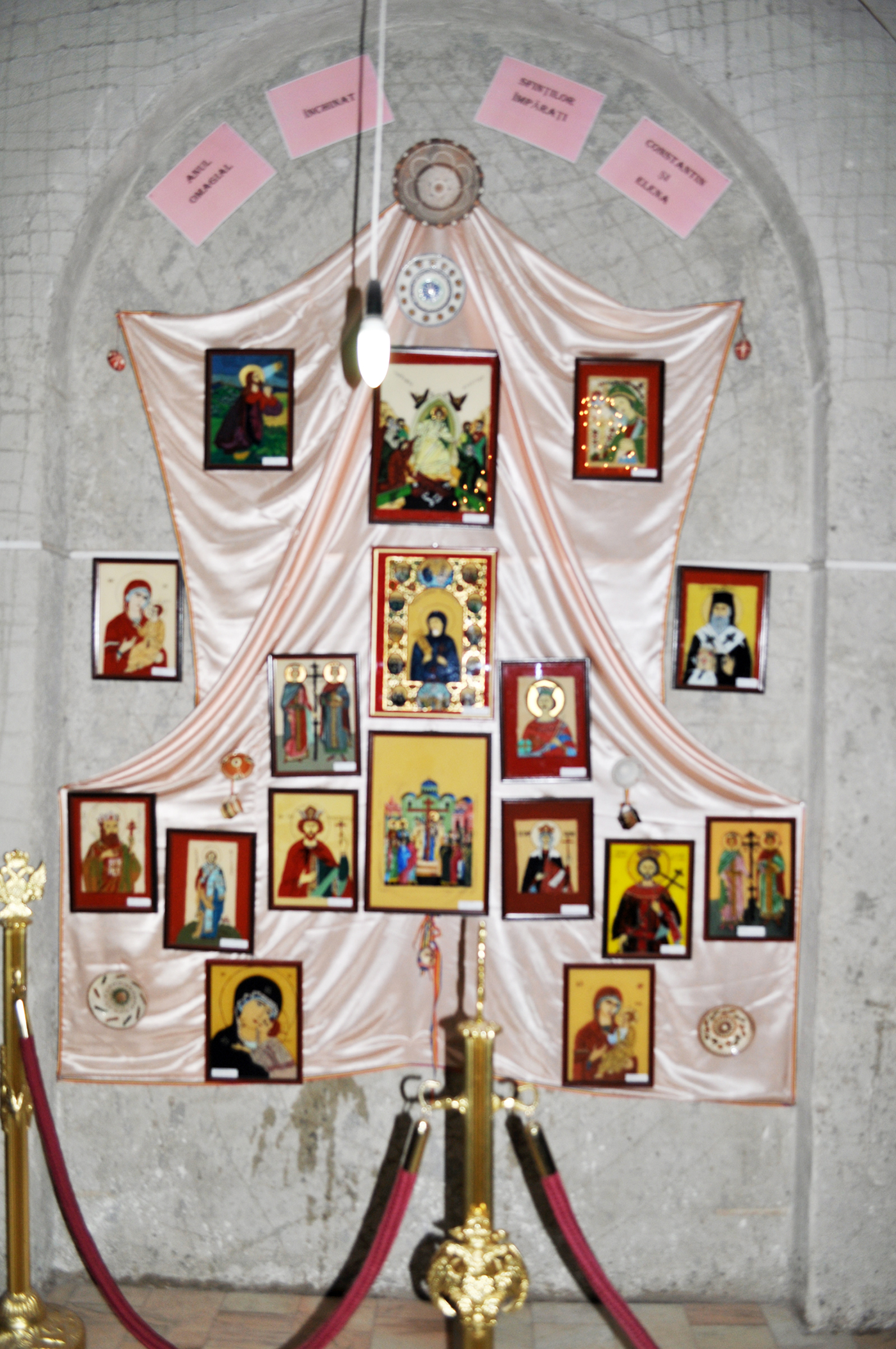 Micii pictori de la Biserica Sfântului Nectarie