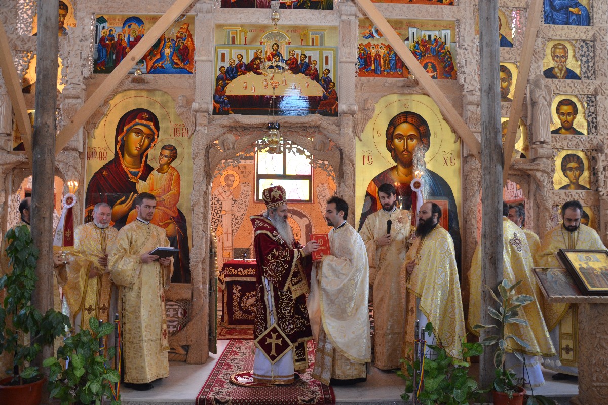 Hirotonie întru preot şi 3 hirotesii, oficiate de IPS Părinte Mitropolit Teofan