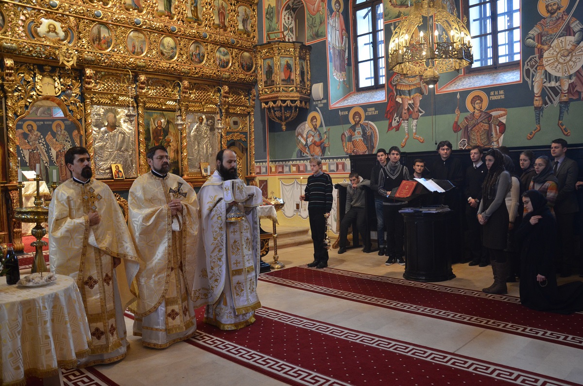 Două hramuri, la Biserica „Sfântul Sava cel Sfinţit“ din Iași