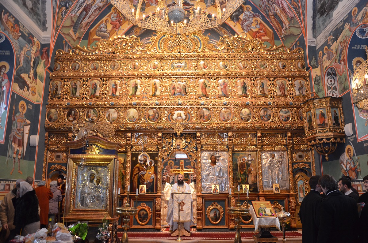 Două hramuri, la Biserica „Sfântul Sava cel Sfinţit“ din Iași