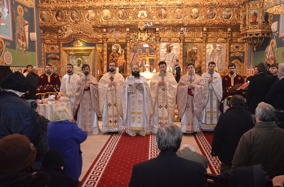 Două hramuri, la Biserica „Sfântul Sava cel Sfinţit“ din Iași