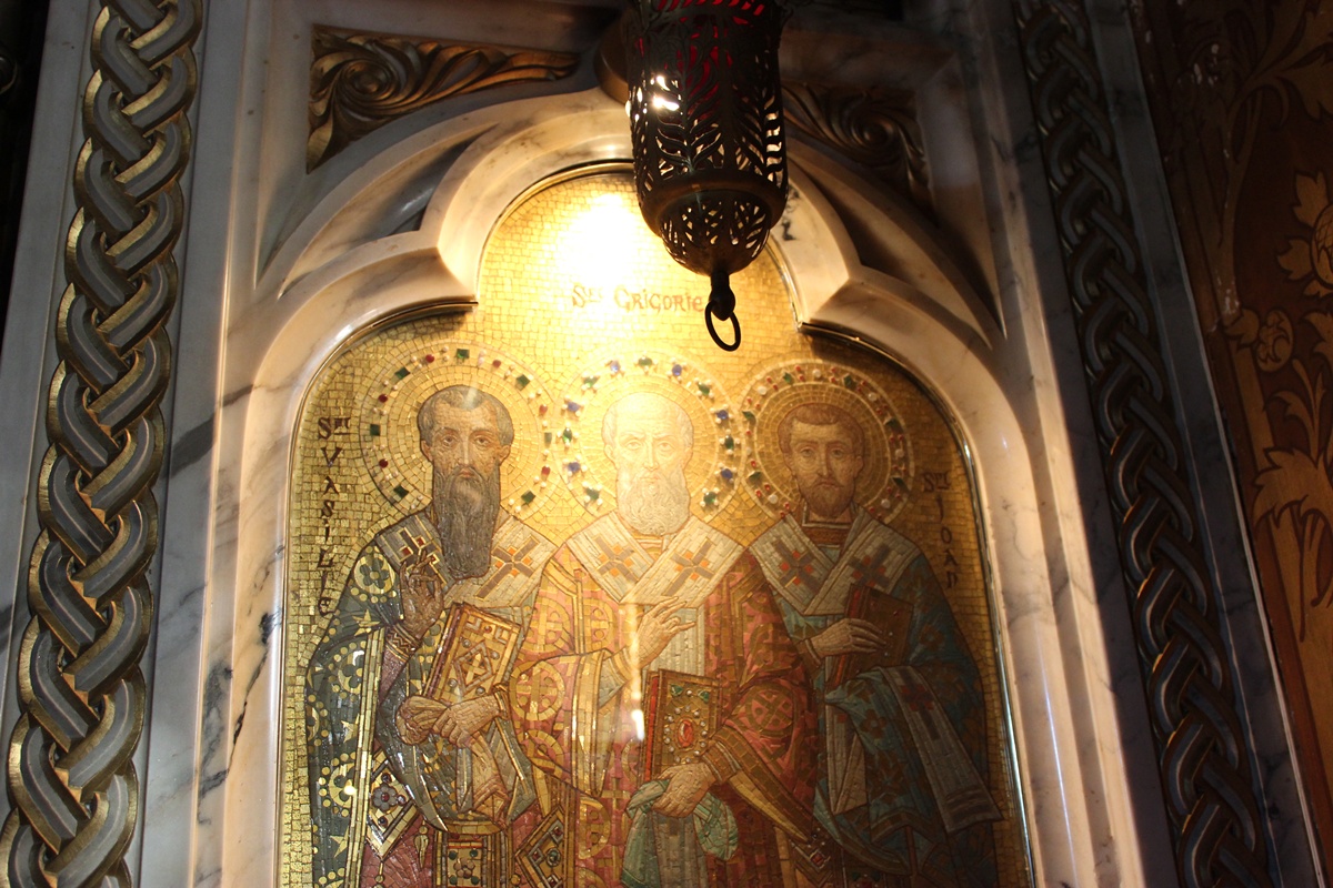 Sfânta Liturghie arhierească la mănăstirea „Sfinții Trei Ierarhi” din Iaşi