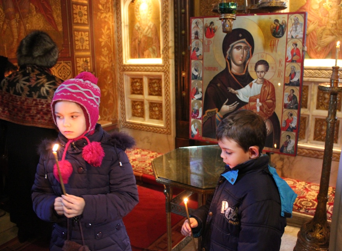 Sfânta Liturghie arhierească la mănăstirea „Sfinții Trei Ierarhi” din Iaşi