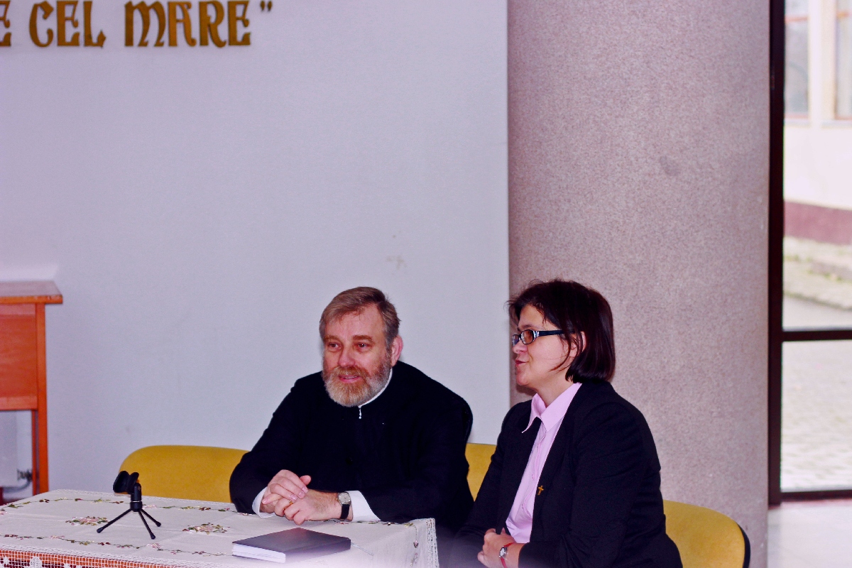 Întâlnire dedicată Sfântului Ierarh Dosoftei, la Seminarul Teologic din Iaşi