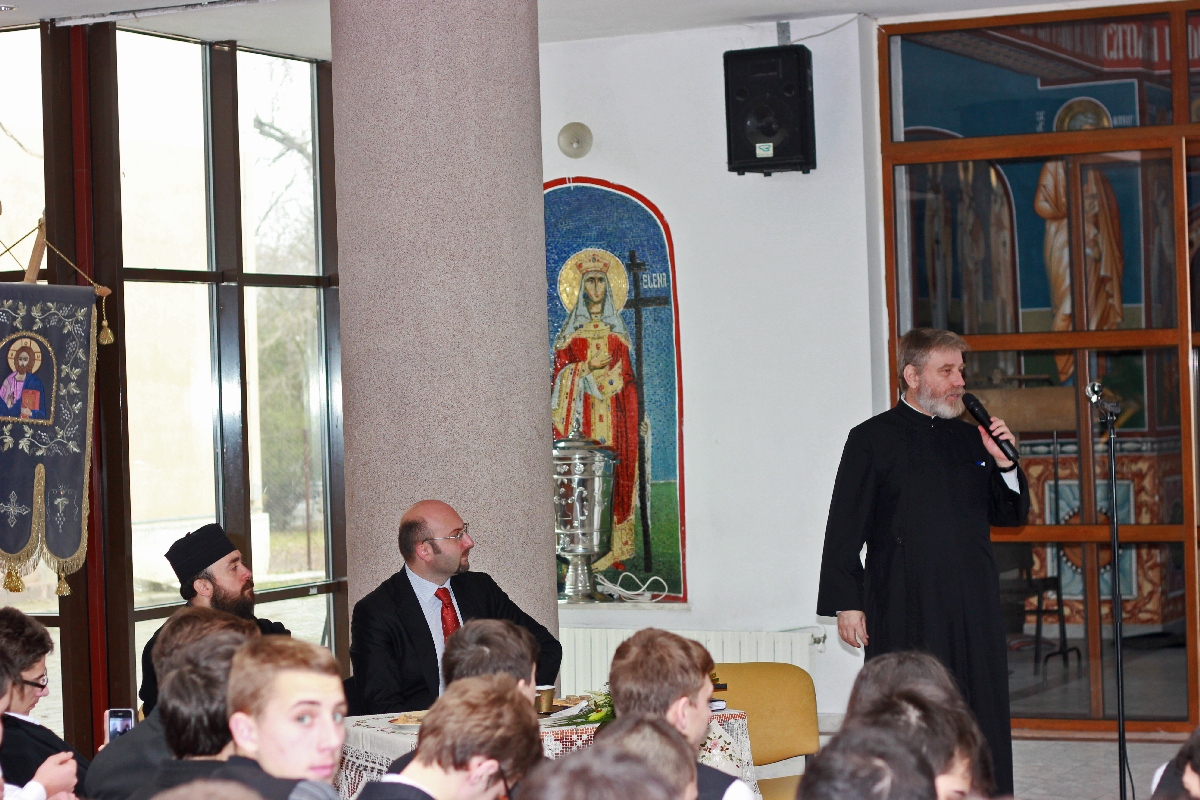 Întâlnire dedicată Sfântului Ierarh Dosoftei, la Seminarul Teologic din Iaşi