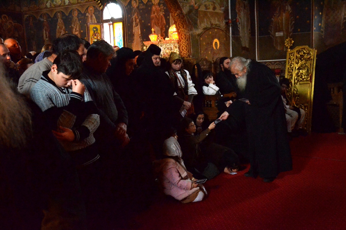 Slujba Parastasului pentru Părintele Justin Pârvu, la 6 luni de la trecerea sa la Domnul