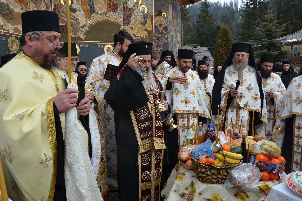 Slujba Parastasului pentru Părintele Justin Pârvu, la 6 luni de la trecerea sa la Domnul