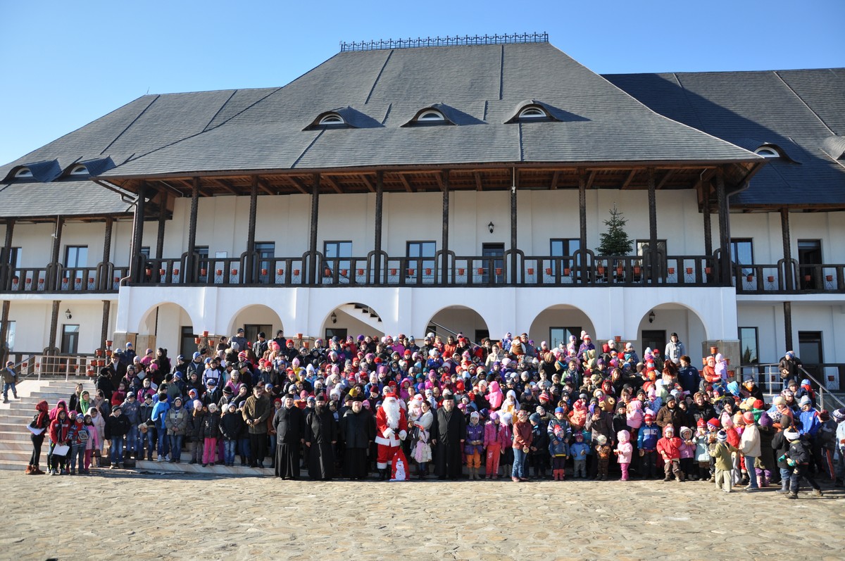 Bucuria Crăciunului la Mănăstirea Hadâmbu