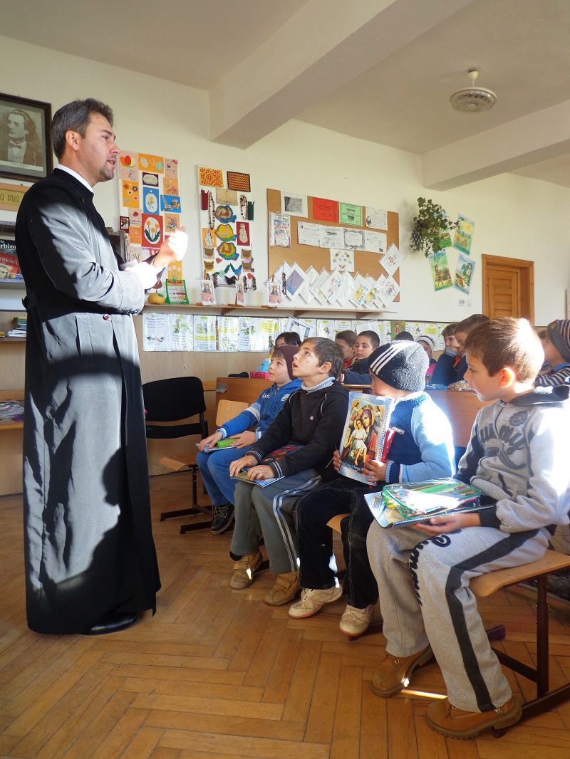 Parteneriat educaţional între Şcoala Gimnazială Nr. 1 - Dumbrava Roşie şi parohia Izvoare