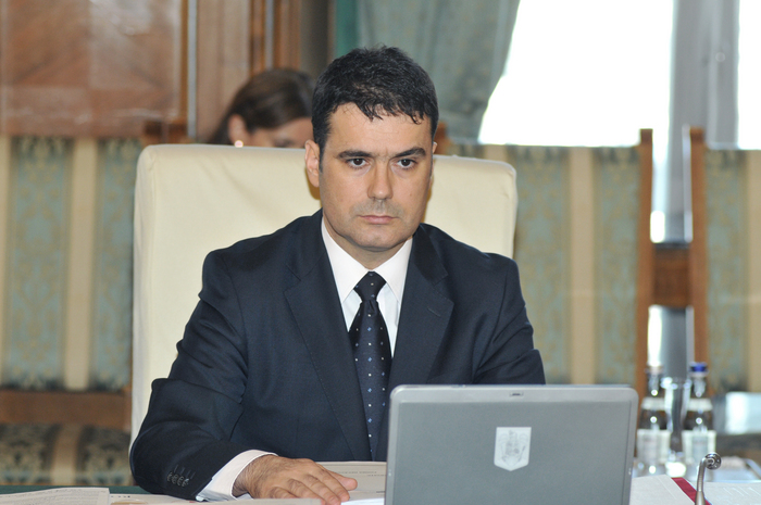 Elevii din învățământul profesional vor avea tarif redus cu 50% la transportul local în comun