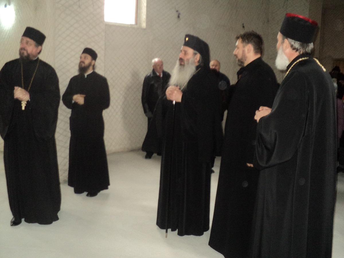 IPS Teofan, prezent în mijlocul enoriaşilor parohiei „Sfinţii Părinţi Ioachim şi Ana“ - Mărăţei 3