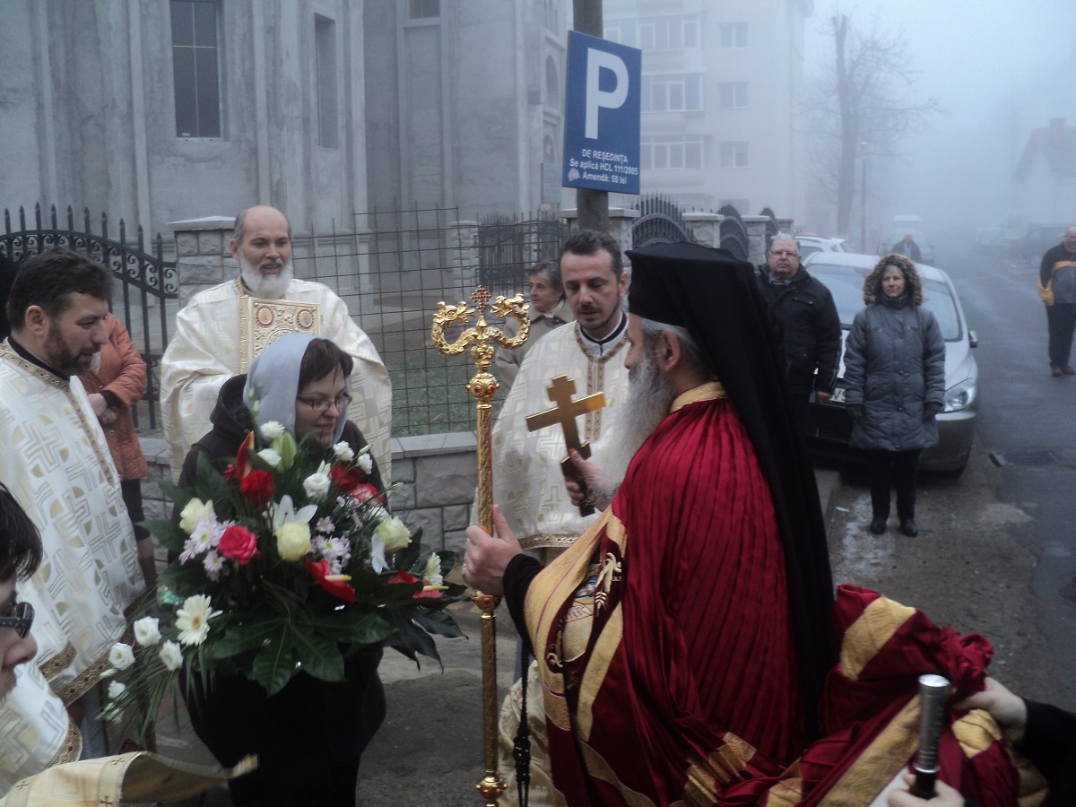 IPS Teofan, prezent în mijlocul enoriaşilor parohiei „Sfinţii Părinţi Ioachim şi Ana“ - Mărăţei 3