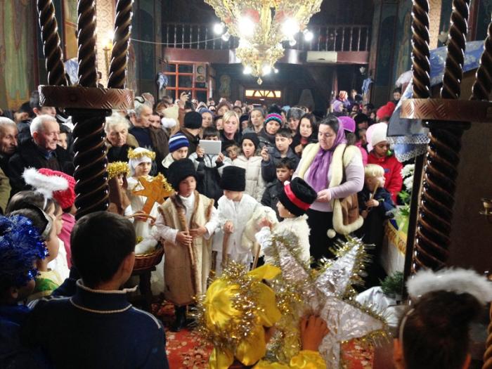 Slujire arhierească în biserica Parohiei Cartojani, Protopopiatul Bolintin