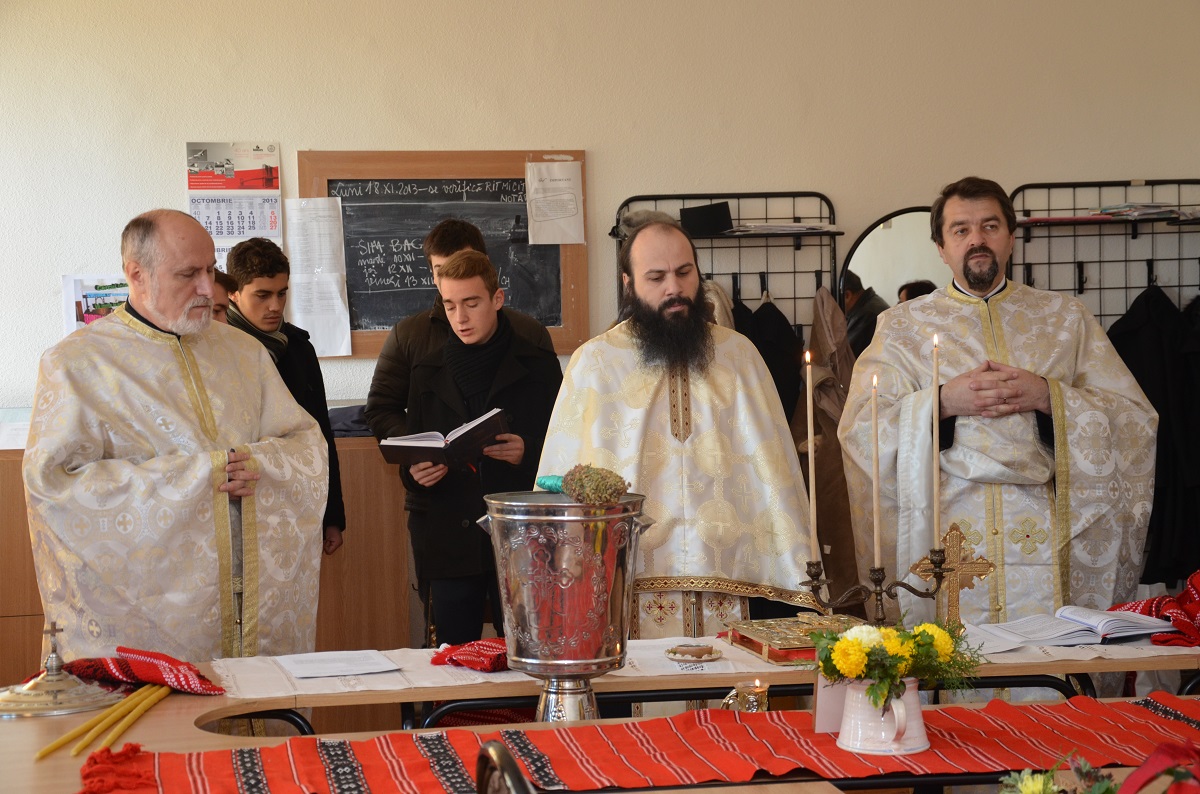 Slujbă de binecuvântare la Colegiul Tehnic de Transporturi și Construcții  din Iași