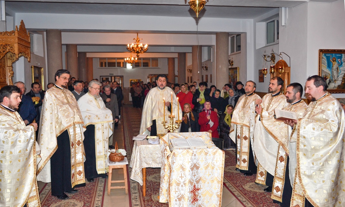 Rugăciune şi colind la Secu-Taşca