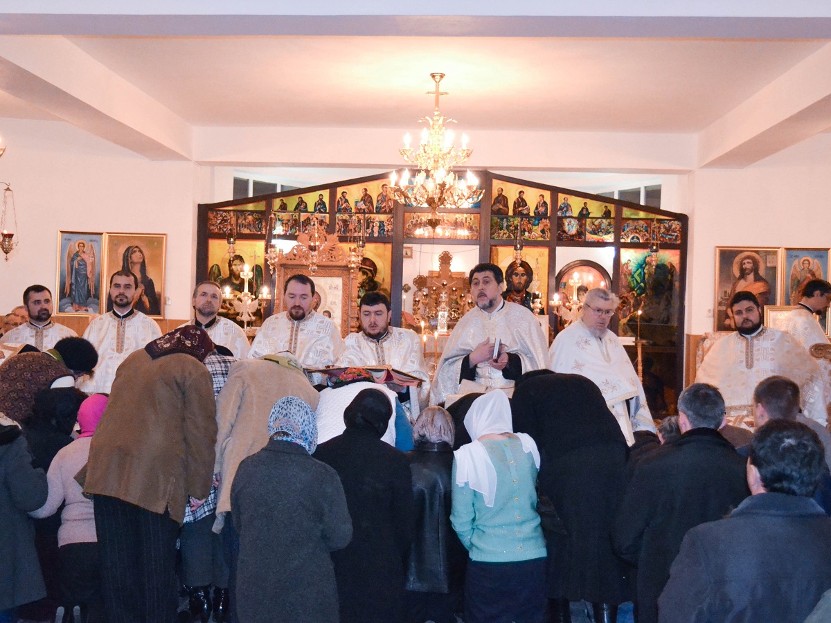 Rugăciune şi colind la Secu-Taşca