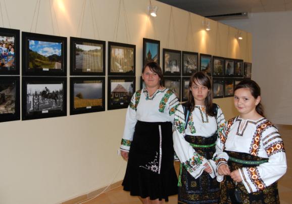 Expoziţie de pictură la Rădăuţi Expoziţie de pictură la Rădăuţi