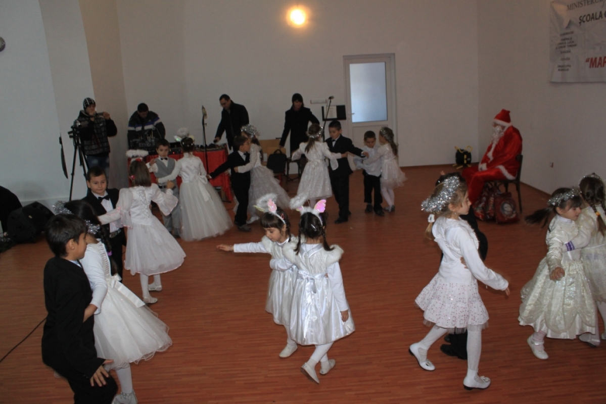 Concursul interjudeţean „Marea Taină a Naşterii Domnului”, la Tomșani - Vâlcea