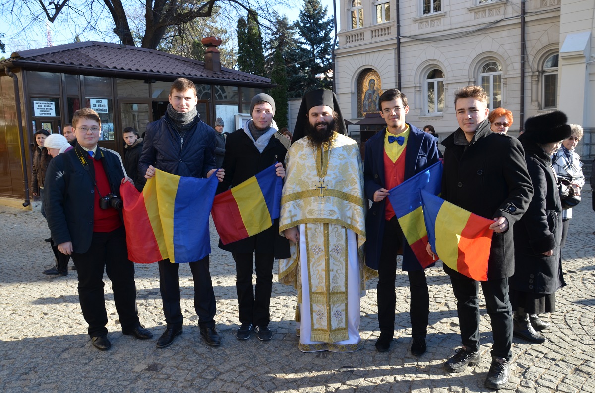 Copiii parohiei Stânca-Roznovanu, în vizită la Colegiul „Sfântul Nicolae“