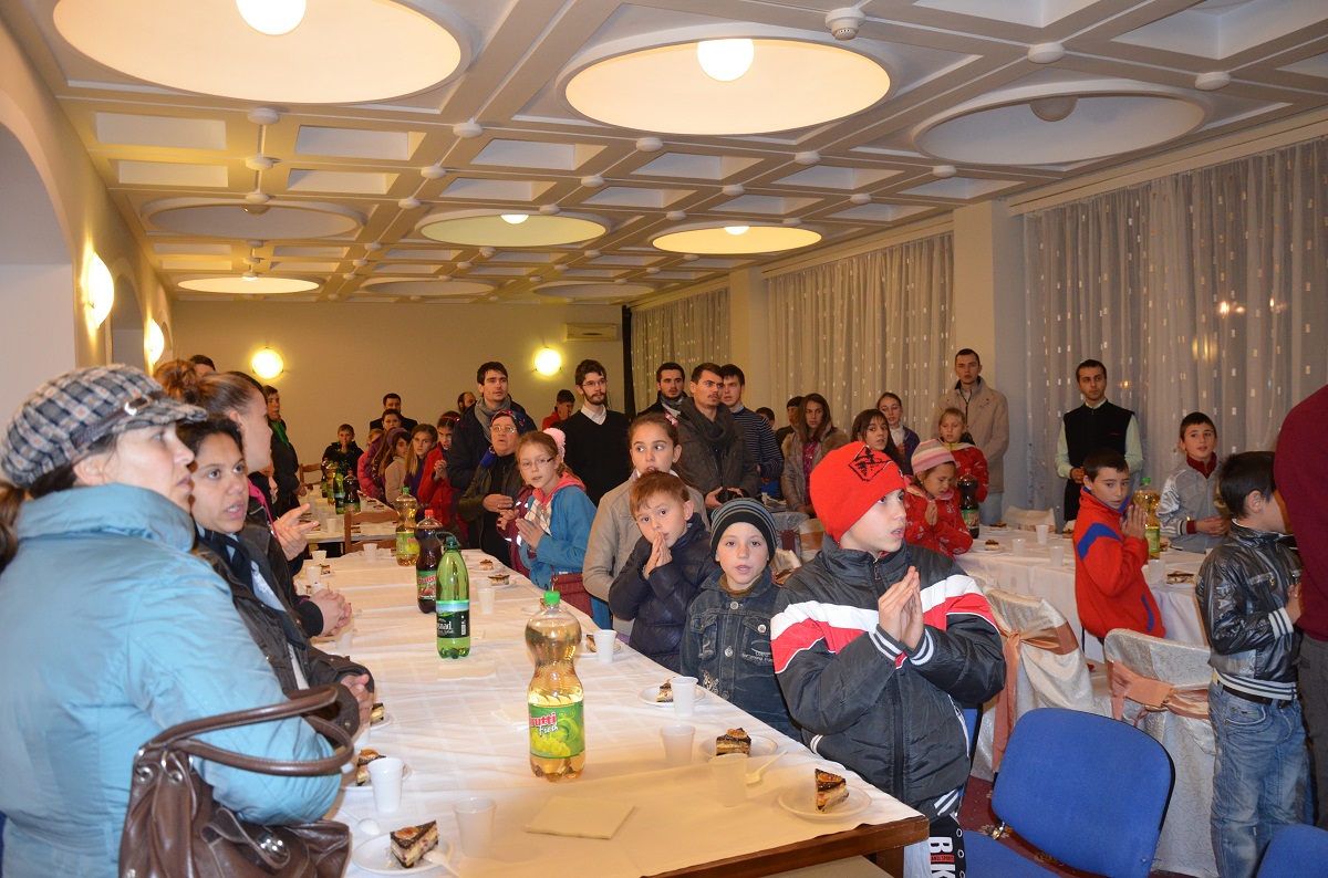 Copiii parohiei Stânca-Roznovanu, în vizită la Colegiul „Sfântul Nicolae“