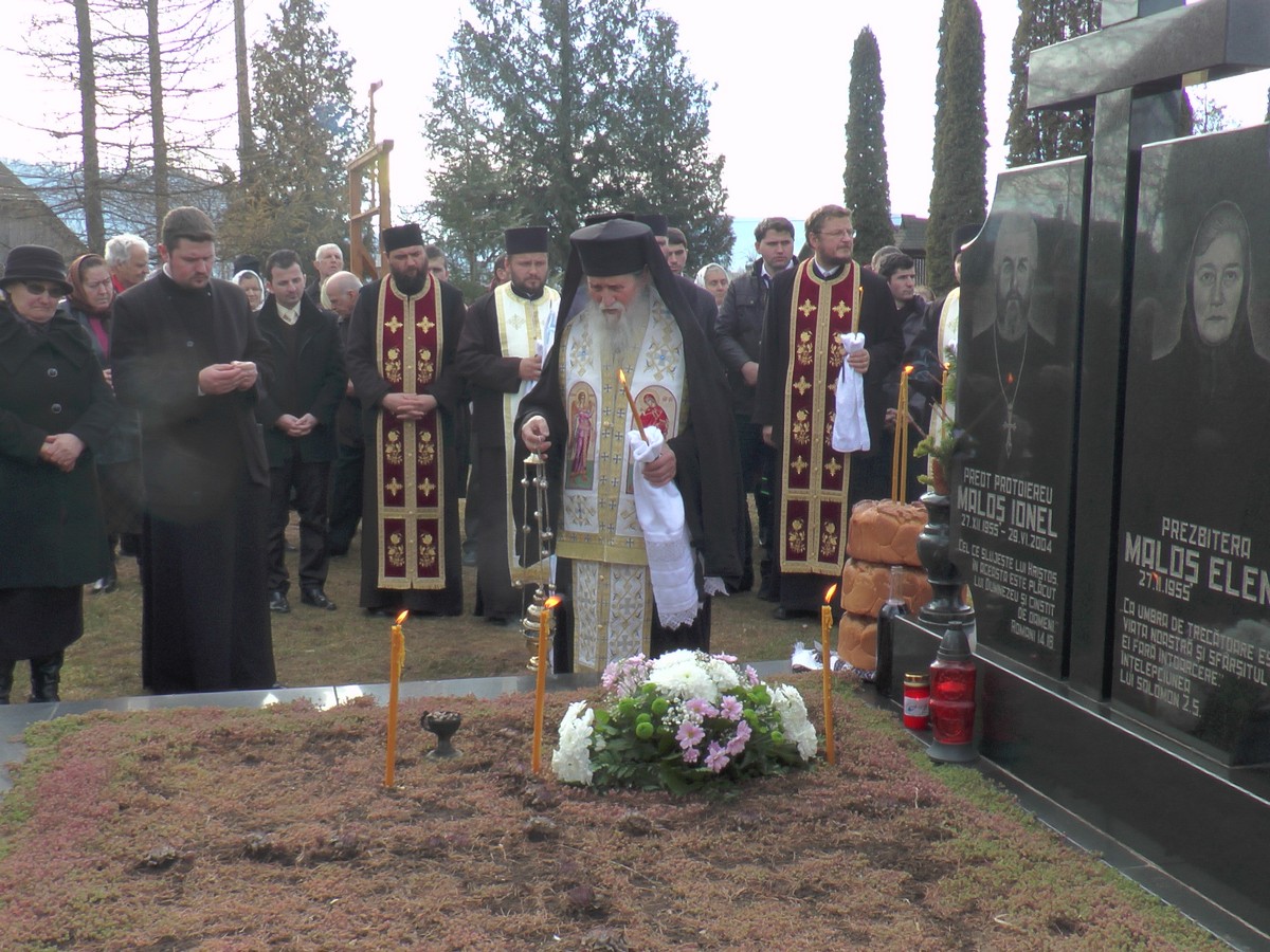 Liturghie arhierească în parohia Laura - Vicovu de Sus