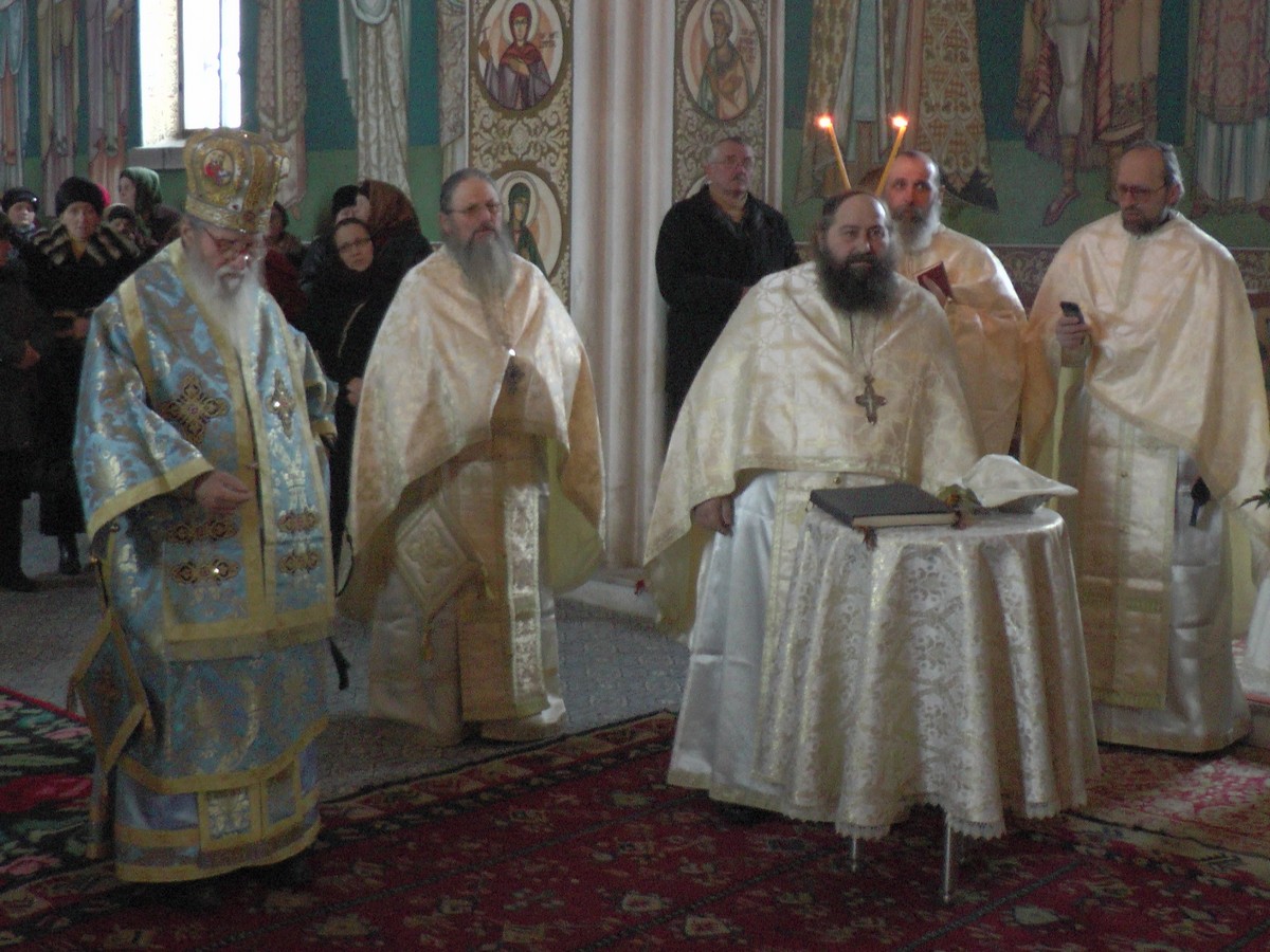 Liturghie arhierească în parohia Slătioara, Protopopiatul Fălticeni