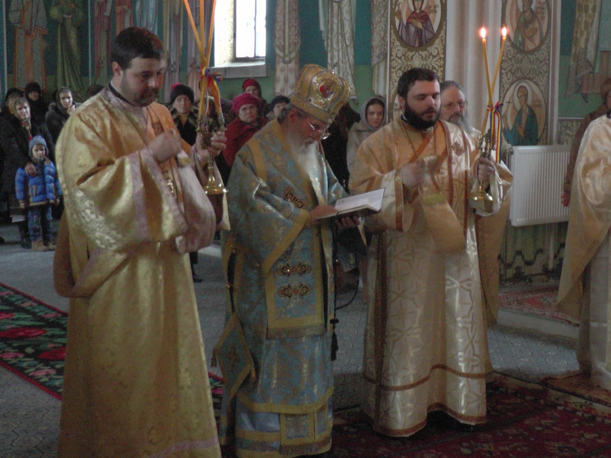 Liturghie arhierească în parohia Slătioara, Protopopiatul Fălticeni