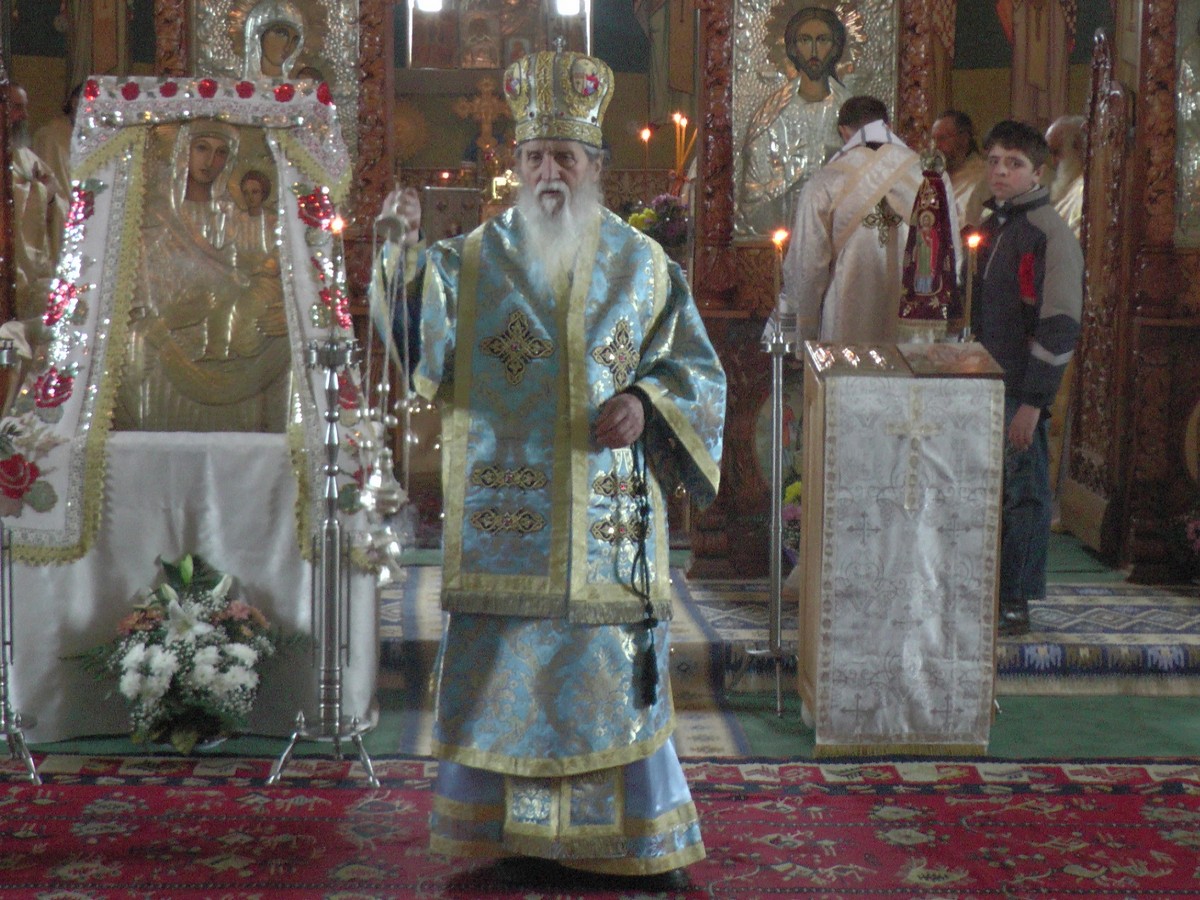 Liturghie arhierească în parohia Slătioara, Protopopiatul Fălticeni