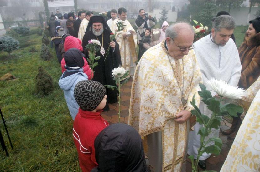 PS Ioachim Băcăuanul, la hramul Bisericii &quot;Sfântul Ioan&quot; din Bacău