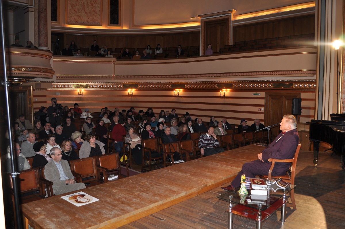 Recital extraordinar al actorului Dorel Vișan la Iași: „Eminescu, între geniu, om și sfânt”