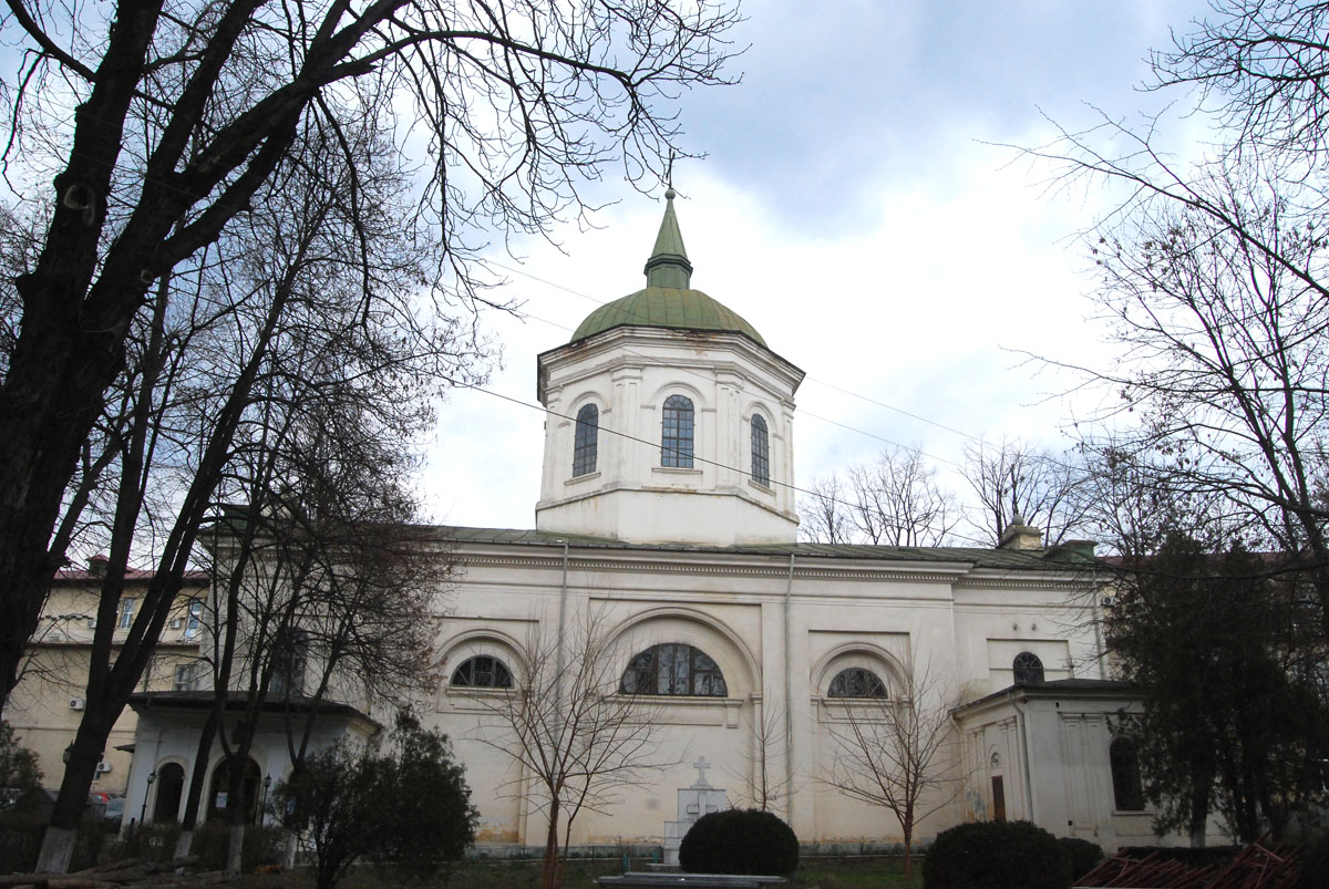 Câți români, atâtea biserici vrem!