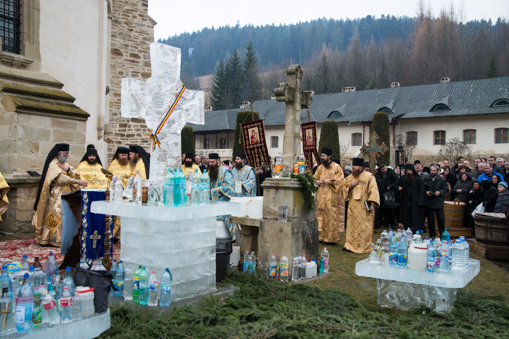 Boboteaza la Mănăstirea Putna