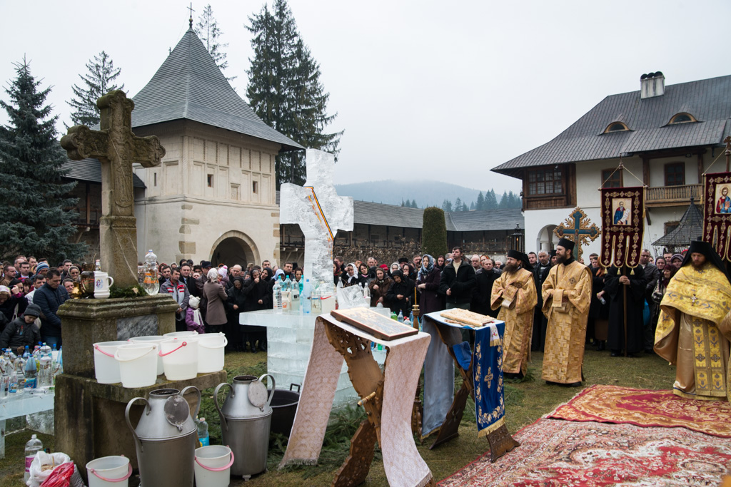 Boboteaza la Mănăstirea Putna