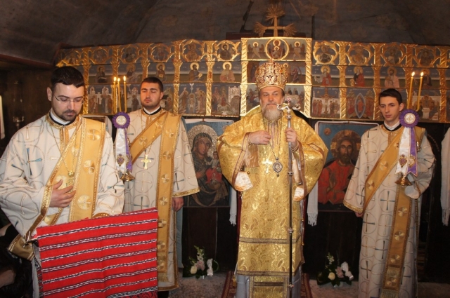 Slujbă arhierească în Parohia „Buna Vestire” din Slobozia