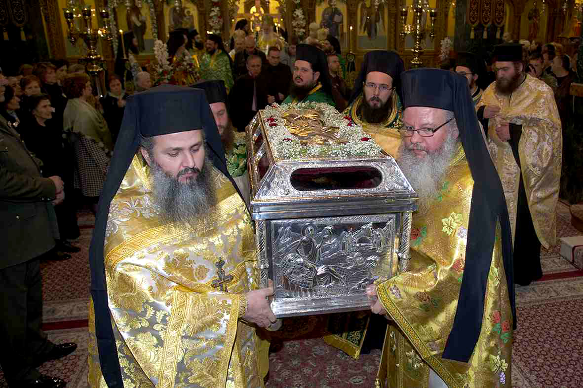 Cinci arhierei la prăznuirea Sfântului Cuvios Antonie cel Nou de la Veria