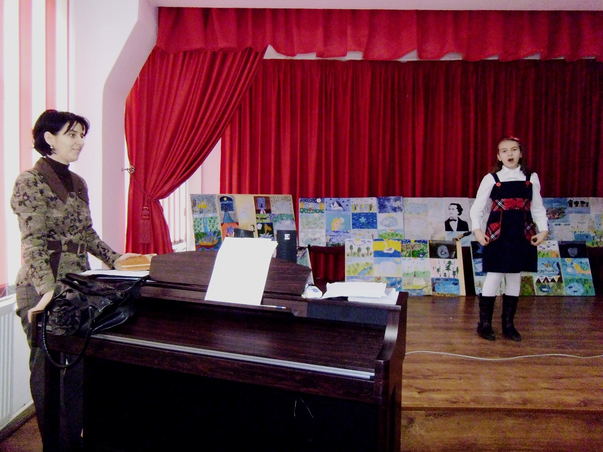 Prima ediție a Concursului literar-artistic interjudeţean „Prietenii lui Eminescu“