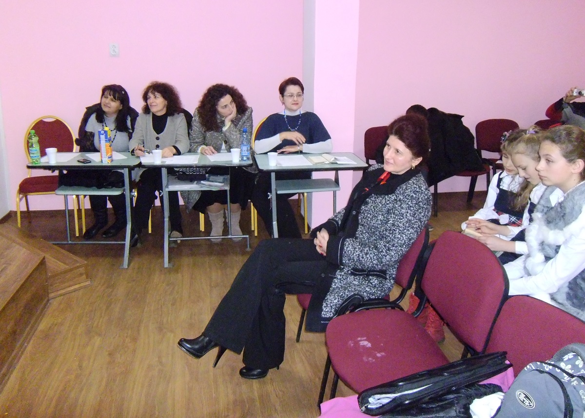 Prima ediție a Concursului literar-artistic interjudeţean „Prietenii lui Eminescu“